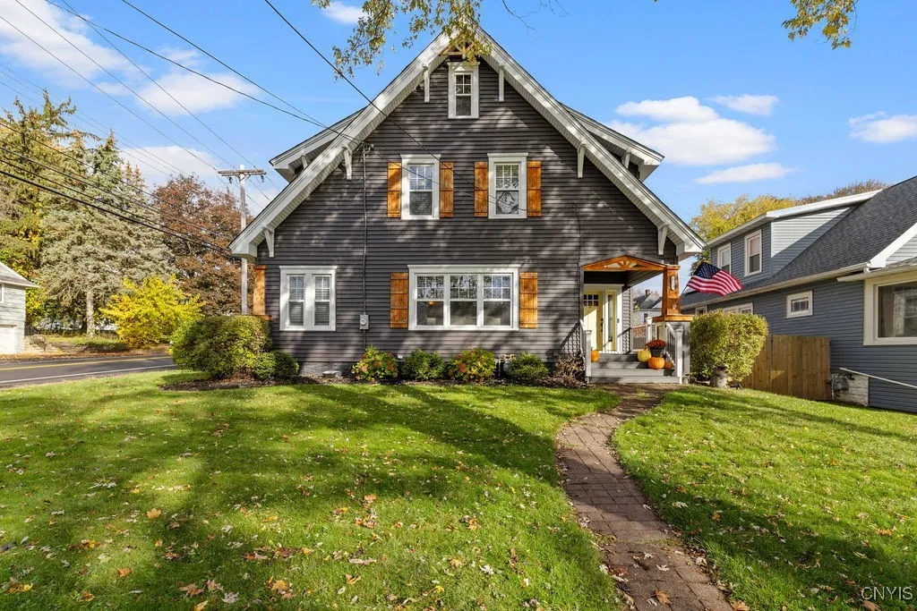 222 West Avenue, Dewitt, New York 13057, De Witt, New York 13057, 3 Bedrooms Bedrooms, 9 Rooms Rooms,1 BathroomBathrooms,Residential,Closed,222 West Avenue, Dewitt, New York 13057,0,S1647309
