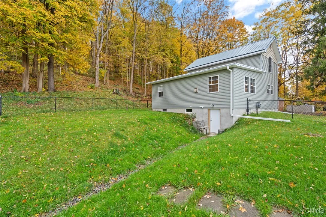 8768 State Route 5, Manlius, New York 13037, Manlius, New York 13037, 3 Bedrooms Bedrooms, 7 Rooms Rooms,2 BathroomsBathrooms,Residential,For Sale,8768 State Route 5, Manlius, New York 13037,0,S1647288