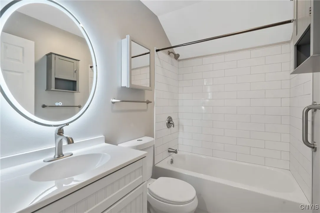 8768 State Route 5, Manlius, New York 13037, Manlius, New York 13037, 3 Bedrooms Bedrooms, 7 Rooms Rooms,2 BathroomsBathrooms,Residential,For Sale,8768 State Route 5, Manlius, New York 13037,0,S1647288