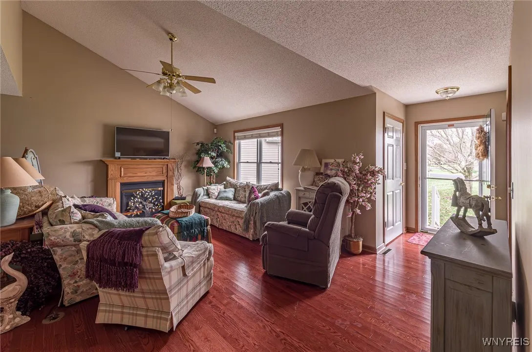 34 Alexander Parkway, Pendleton, New York 14120, Pendleton, New York 14120, 2 Bedrooms Bedrooms, 7 Rooms Rooms,2 BathroomsBathrooms,Residential,For Sale,34 Alexander Parkway, Pendleton, New York 14120,0,B1647118