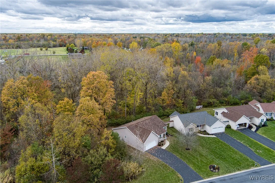 34 Alexander Parkway, Pendleton, New York 14120, Pendleton, New York 14120, 2 Bedrooms Bedrooms, 7 Rooms Rooms,2 BathroomsBathrooms,Residential,For Sale,34 Alexander Parkway, Pendleton, New York 14120,0,B1647118