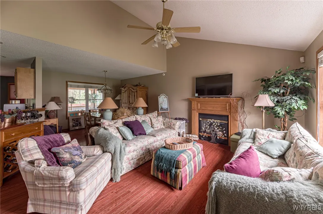 34 Alexander Parkway, Pendleton, New York 14120, Pendleton, New York 14120, 2 Bedrooms Bedrooms, 7 Rooms Rooms,2 BathroomsBathrooms,Residential,For Sale,34 Alexander Parkway, Pendleton, New York 14120,0,B1647118