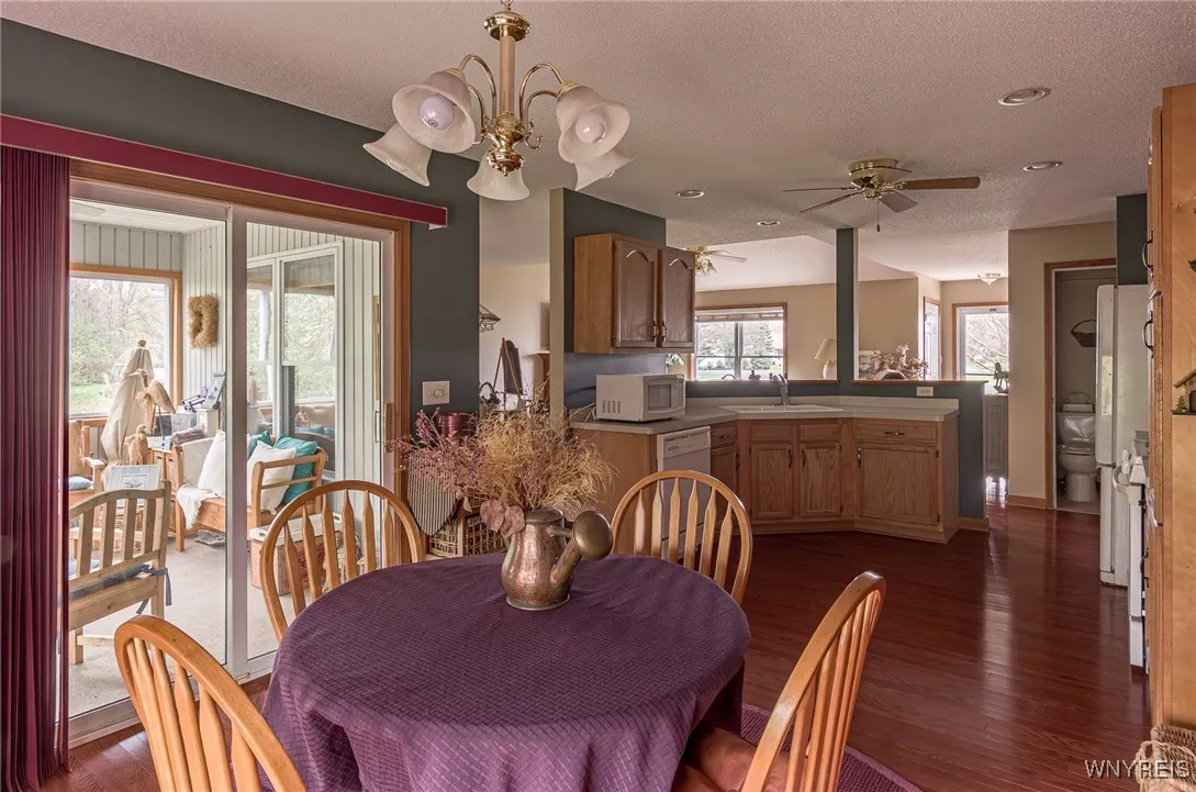 34 Alexander Parkway, Pendleton, New York 14120, Pendleton, New York 14120, 2 Bedrooms Bedrooms, 7 Rooms Rooms,2 BathroomsBathrooms,Residential,For Sale,34 Alexander Parkway, Pendleton, New York 14120,0,B1647118