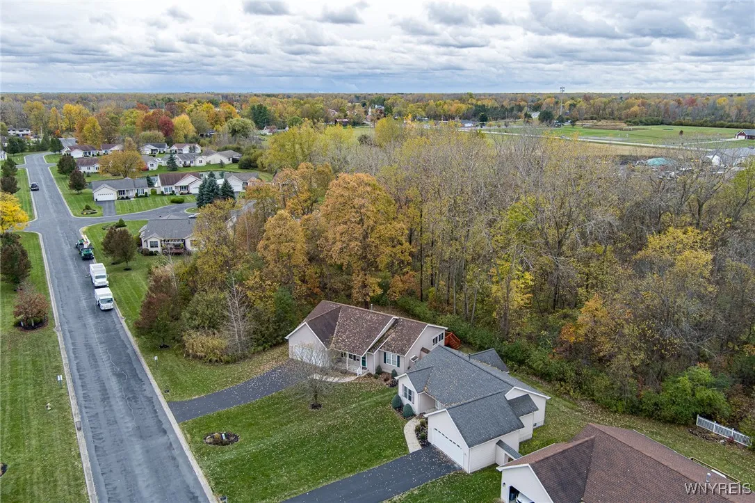 34 Alexander Parkway, Pendleton, New York 14120, Pendleton, New York 14120, 2 Bedrooms Bedrooms, 7 Rooms Rooms,2 BathroomsBathrooms,Residential,For Sale,34 Alexander Parkway, Pendleton, New York 14120,0,B1647118