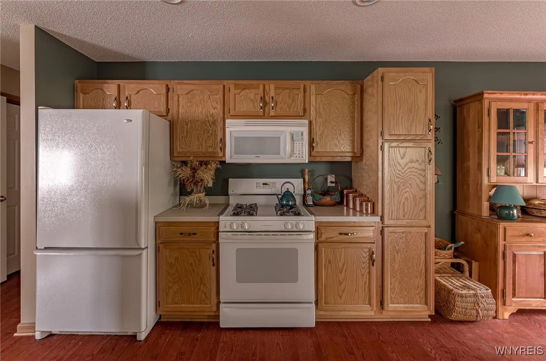34 Alexander Parkway, Pendleton, New York 14120, Pendleton, New York 14120, 2 Bedrooms Bedrooms, 7 Rooms Rooms,2 BathroomsBathrooms,Residential,For Sale,34 Alexander Parkway, Pendleton, New York 14120,0,B1647127
