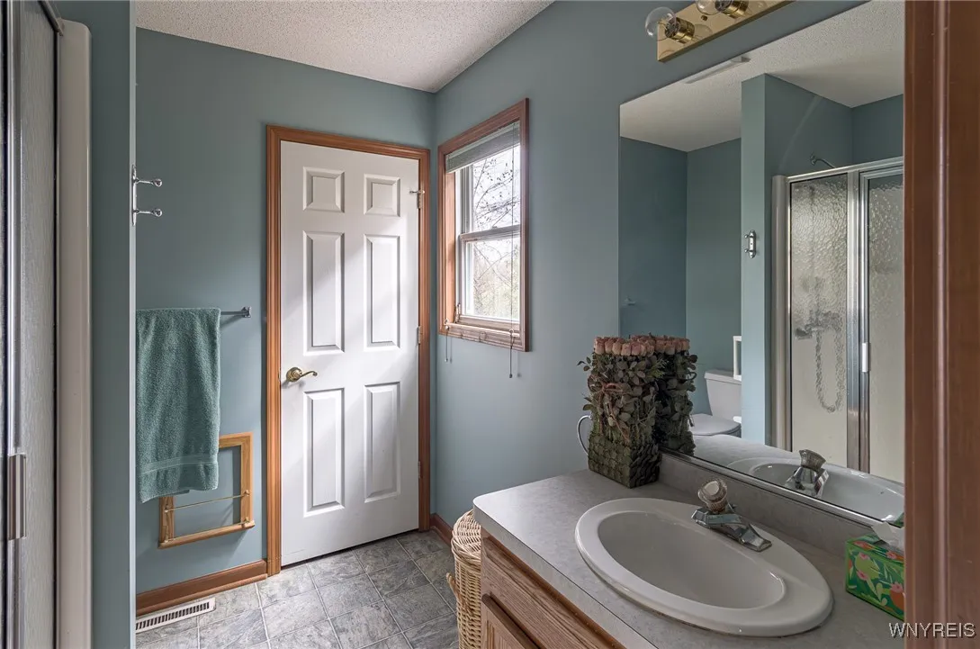 34 Alexander Parkway, Pendleton, New York 14120, Pendleton, New York 14120, 2 Bedrooms Bedrooms, 7 Rooms Rooms,2 BathroomsBathrooms,Residential,For Sale,34 Alexander Parkway, Pendleton, New York 14120,0,B1647127