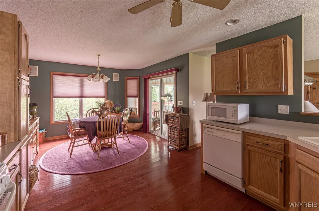 34 Alexander Parkway, Pendleton, New York 14120, Pendleton, New York 14120, 2 Bedrooms Bedrooms, 7 Rooms Rooms,2 BathroomsBathrooms,Residential,For Sale,34 Alexander Parkway, Pendleton, New York 14120,0,B1647127