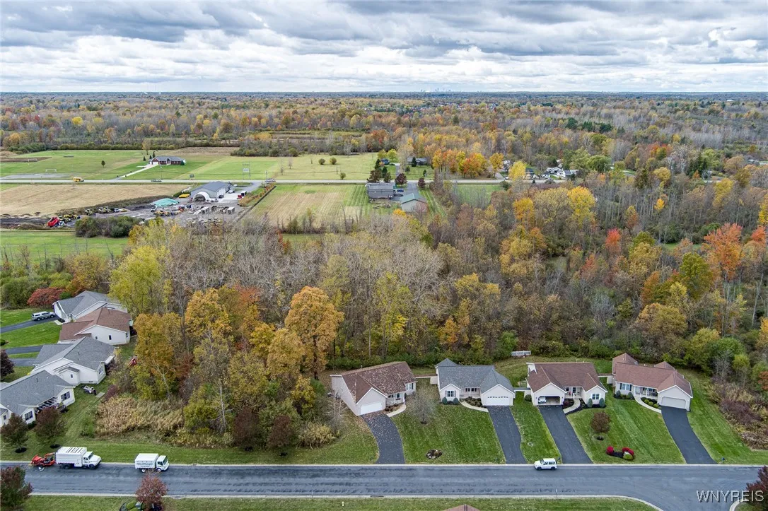 34 Alexander Parkway, Pendleton, New York 14120, Pendleton, New York 14120, 2 Bedrooms Bedrooms, 7 Rooms Rooms,2 BathroomsBathrooms,Residential,For Sale,34 Alexander Parkway, Pendleton, New York 14120,0,B1647127