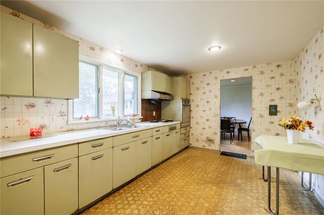 48 Skycrest Drive, Greece, New York 14616, Greece, New York 14616, 3 Bedrooms Bedrooms, 6 Rooms Rooms,1 BathroomBathrooms,Residential,Closed,48 Skycrest Drive, Greece, New York 14616,0,R1647226