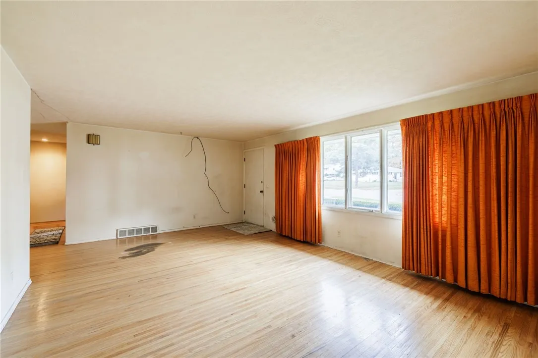 48 Skycrest Drive, Greece, New York 14616, Greece, New York 14616, 3 Bedrooms Bedrooms, 6 Rooms Rooms,1 BathroomBathrooms,Residential,Closed,48 Skycrest Drive, Greece, New York 14616,0,R1647226