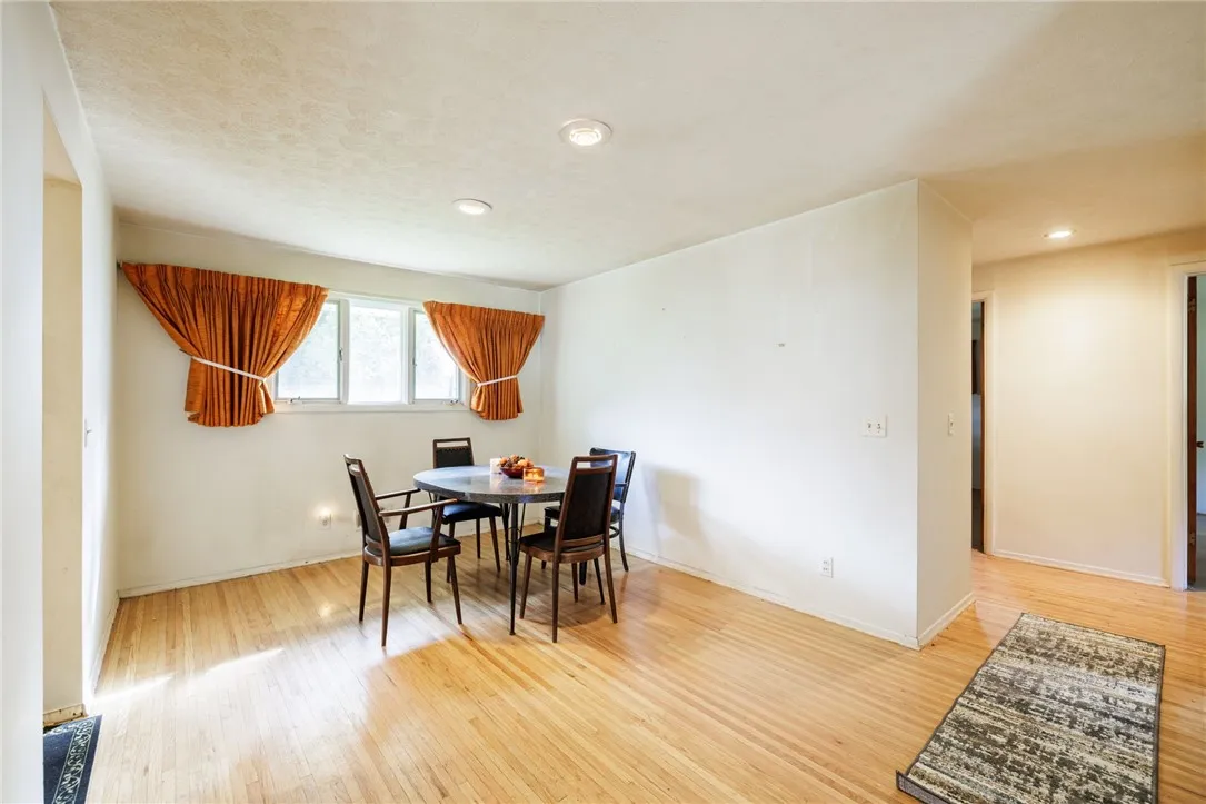 48 Skycrest Drive, Greece, New York 14616, Greece, New York 14616, 3 Bedrooms Bedrooms, 6 Rooms Rooms,1 BathroomBathrooms,Residential,Closed,48 Skycrest Drive, Greece, New York 14616,0,R1647226