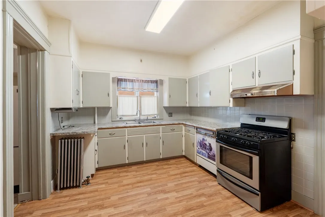 14 Adsit Place, Hornell, New York 14843, Hornell, New York 14843, 4 Bedrooms Bedrooms, 7 Rooms Rooms,1 BathroomBathrooms,Residential,For Sale,14 Adsit Place, Hornell, New York 14843,0,R1615700