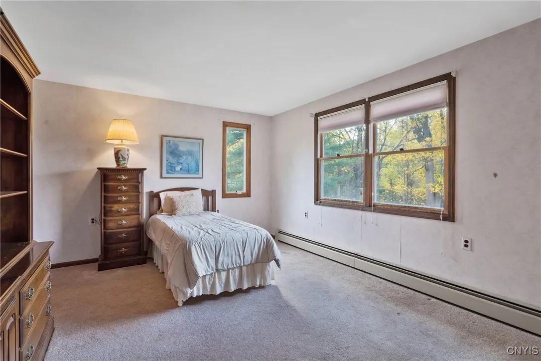 Large bedrooms Large bedrooms