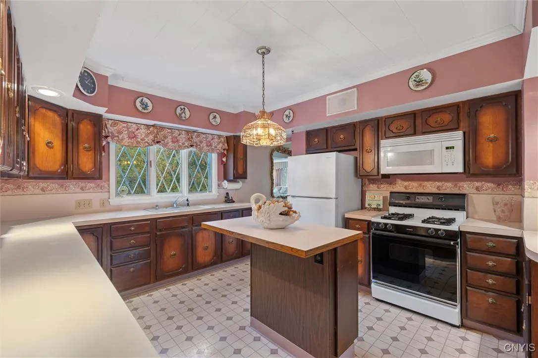 CENTER ISLND GREAT FOR MEAL PREP