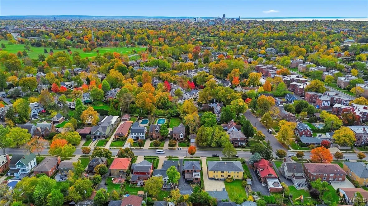 1060 Amherst Street, Buffalo, New York 14216, Buffalo, New York 14216, 4 Bedrooms Bedrooms, 10 Rooms Rooms,1 BathroomBathrooms,Residential,For Sale,1060 Amherst Street, Buffalo, New York 14216,0,B1645224