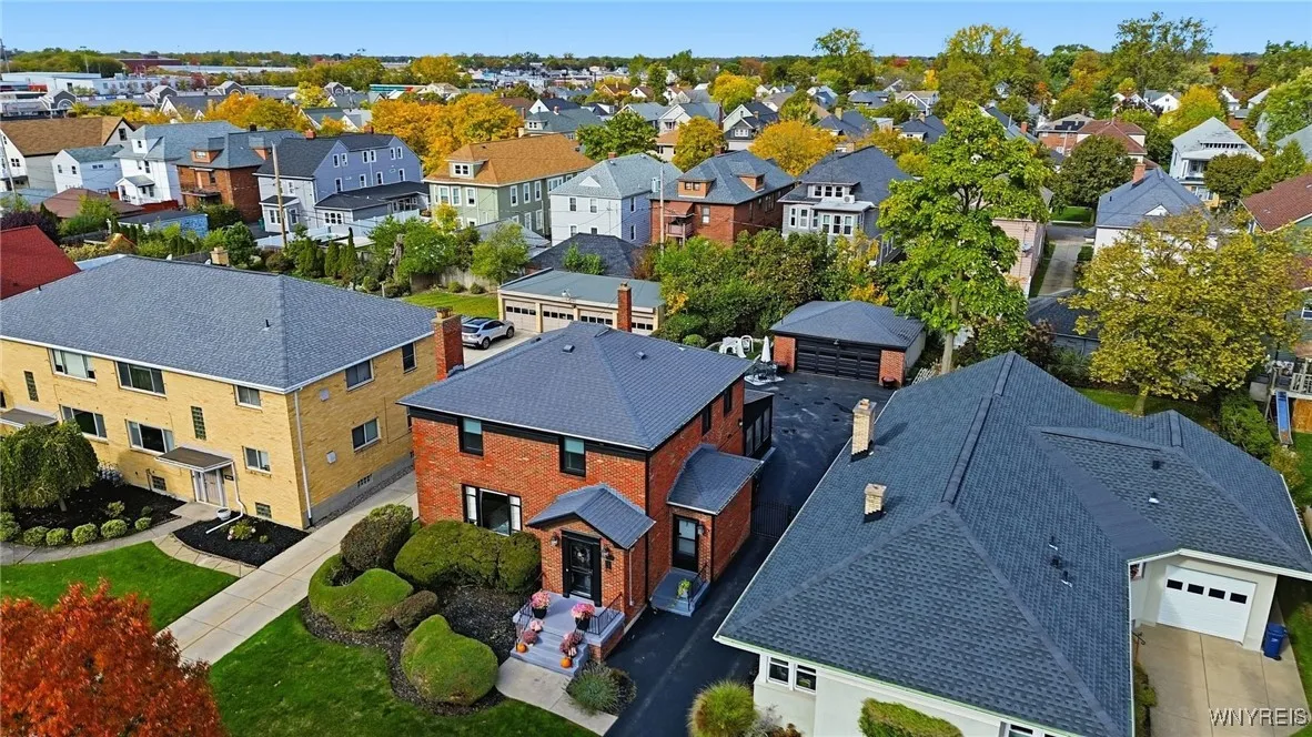 1060 Amherst Street, Buffalo, New York 14216, Buffalo, New York 14216, 4 Bedrooms Bedrooms, 10 Rooms Rooms,1 BathroomBathrooms,Residential,For Sale,1060 Amherst Street, Buffalo, New York 14216,0,B1645224