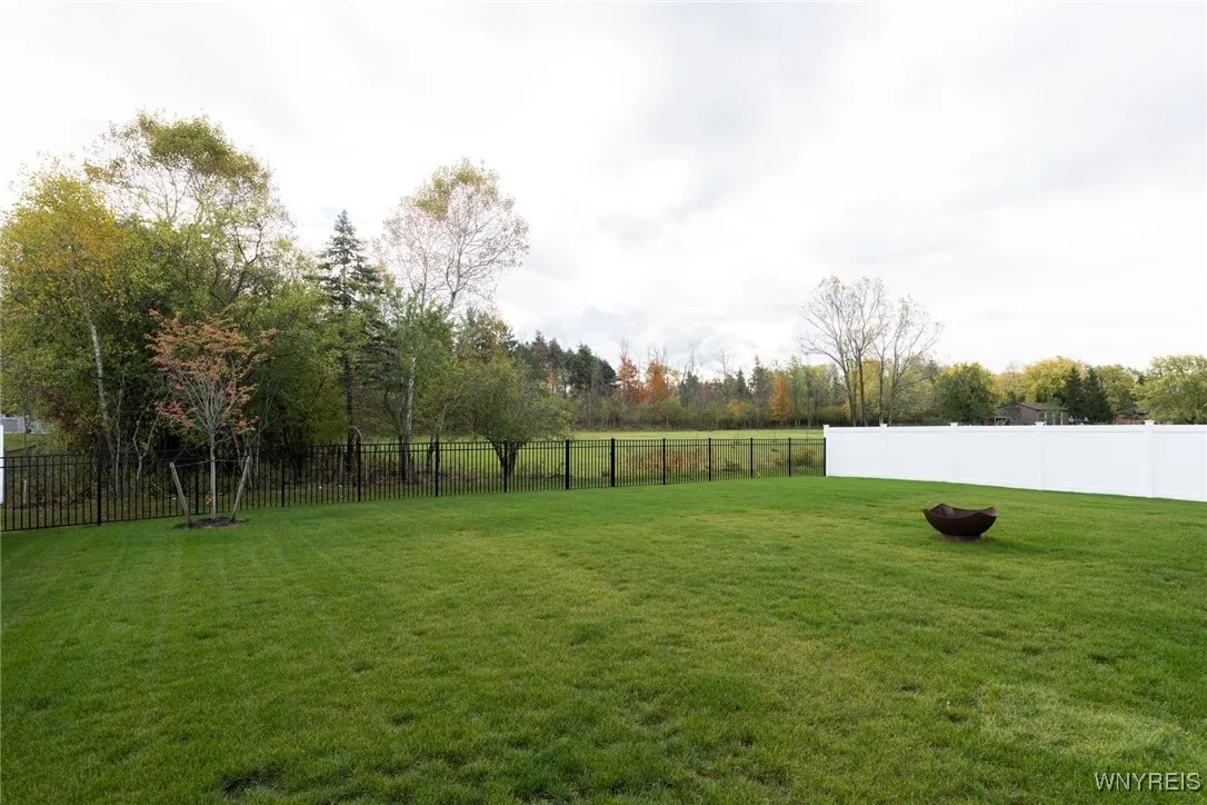 23 Greenspring Court, West Seneca, New York 14224, West Seneca, New York 14224, 4 Bedrooms Bedrooms, 13 Rooms Rooms,2 BathroomsBathrooms,Residential,For Sale,23 Greenspring Court, West Seneca, New York 14224,0,B1647313