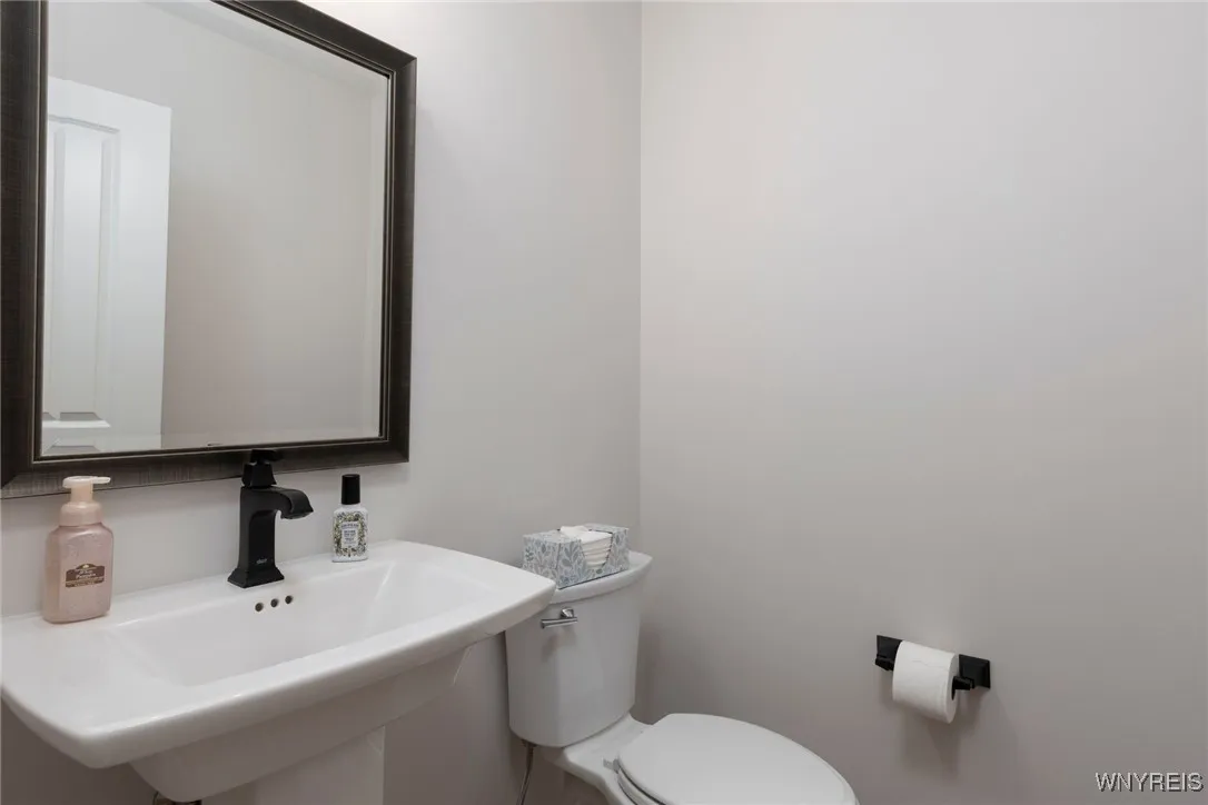 23 Greenspring Court, West Seneca, New York 14224, West Seneca, New York 14224, 4 Bedrooms Bedrooms, 13 Rooms Rooms,2 BathroomsBathrooms,Residential,For Sale,23 Greenspring Court, West Seneca, New York 14224,0,B1647313