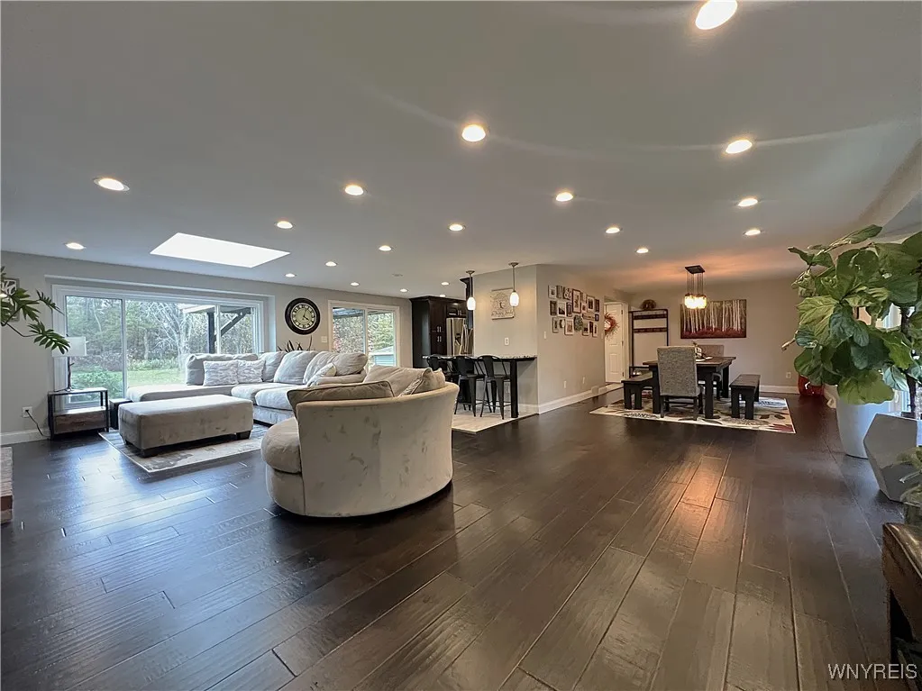 7812 Northfield Road, Clarence, New York 14032, Clarence, New York 14032, 3 Bedrooms Bedrooms, 8 Rooms Rooms,2 BathroomsBathrooms,Residential,Closed,7812 Northfield Road, Clarence, New York 14032,0,B1647260