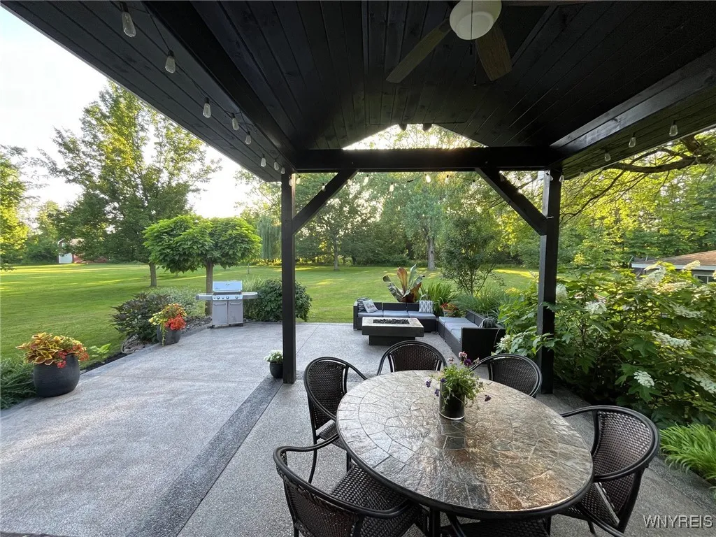 7812 Northfield Road, Clarence, New York 14032, Clarence, New York 14032, 3 Bedrooms Bedrooms, 8 Rooms Rooms,2 BathroomsBathrooms,Residential,Closed,7812 Northfield Road, Clarence, New York 14032,0,B1647260