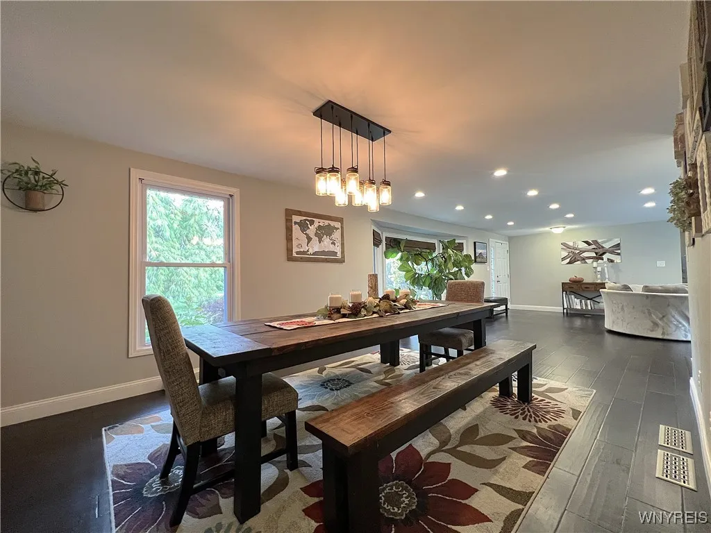 7812 Northfield Road, Clarence, New York 14032, Clarence, New York 14032, 3 Bedrooms Bedrooms, 8 Rooms Rooms,2 BathroomsBathrooms,Residential,Closed,7812 Northfield Road, Clarence, New York 14032,0,B1647260