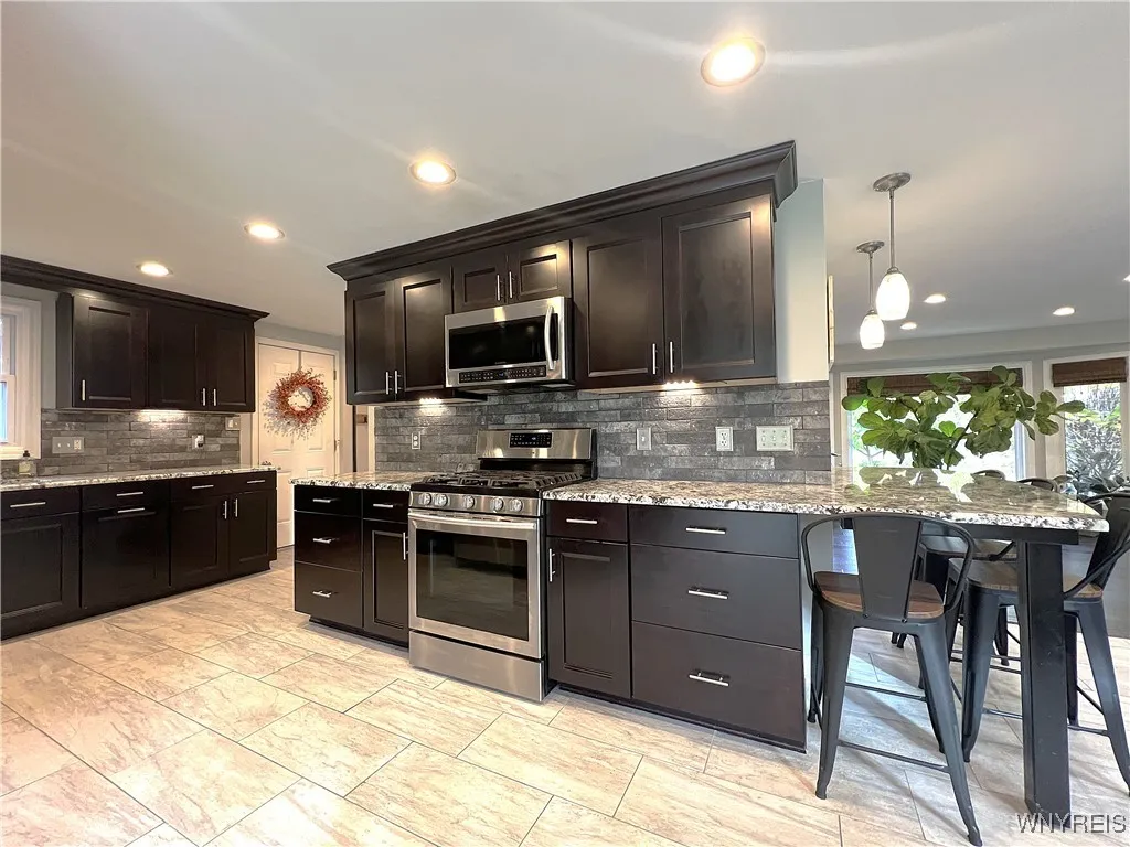 7812 Northfield Road, Clarence, New York 14032, Clarence, New York 14032, 3 Bedrooms Bedrooms, 8 Rooms Rooms,2 BathroomsBathrooms,Residential,Closed,7812 Northfield Road, Clarence, New York 14032,0,B1647260