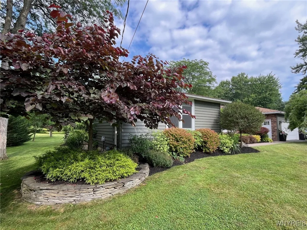 7812 Northfield Road, Clarence, New York 14032, Clarence, New York 14032, 3 Bedrooms Bedrooms, 8 Rooms Rooms,2 BathroomsBathrooms,Residential,Closed,7812 Northfield Road, Clarence, New York 14032,0,B1647260