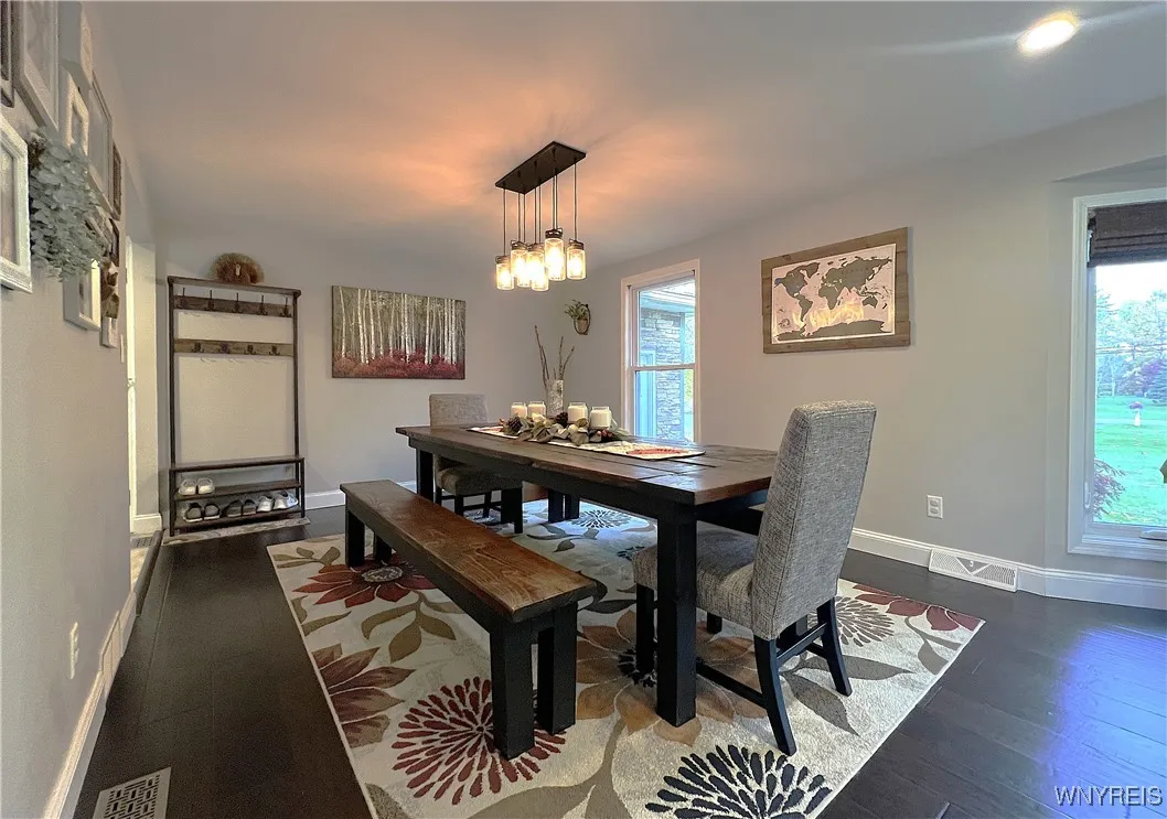 7812 Northfield Road, Clarence, New York 14032, Clarence, New York 14032, 3 Bedrooms Bedrooms, 8 Rooms Rooms,2 BathroomsBathrooms,Residential,Closed,7812 Northfield Road, Clarence, New York 14032,0,B1647260