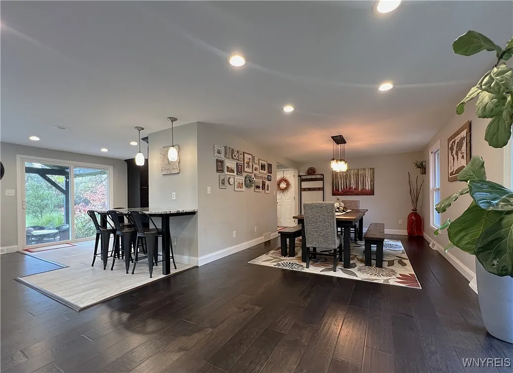 7812 Northfield Road, Clarence, New York 14032, Clarence, New York 14032, 3 Bedrooms Bedrooms, 8 Rooms Rooms,2 BathroomsBathrooms,Residential,Closed,7812 Northfield Road, Clarence, New York 14032,0,B1647260