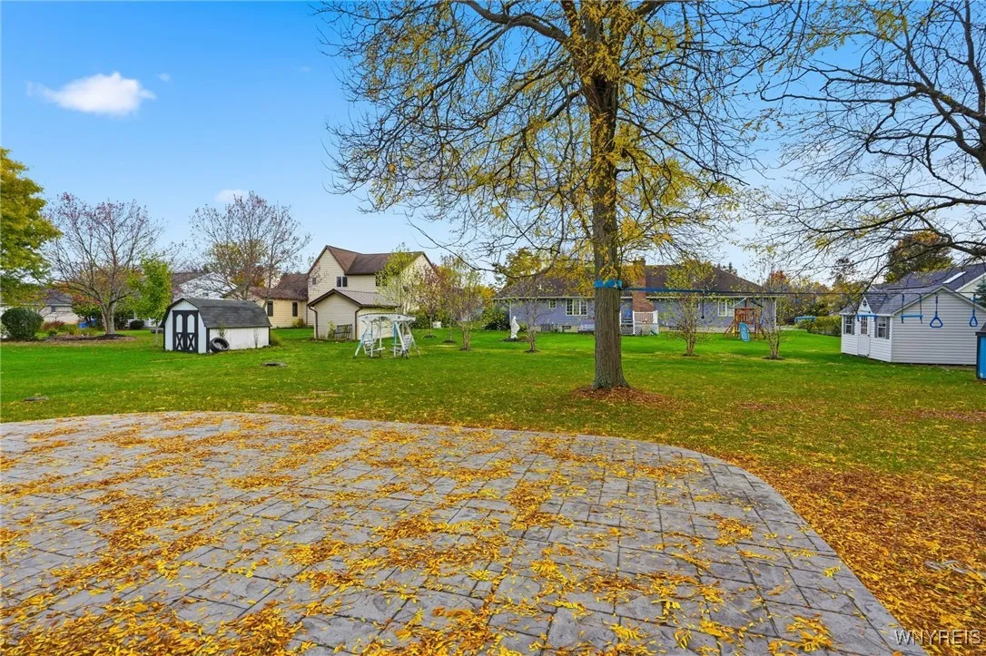 8221 Clarence Lane North, Clarence, New York 14051, Clarence, New York 14051, 5 Bedrooms Bedrooms, 10 Rooms Rooms,2 BathroomsBathrooms,Residential Lease,Closed,8221 Clarence Lane North, Clarence, New York 14051,0,B1647388