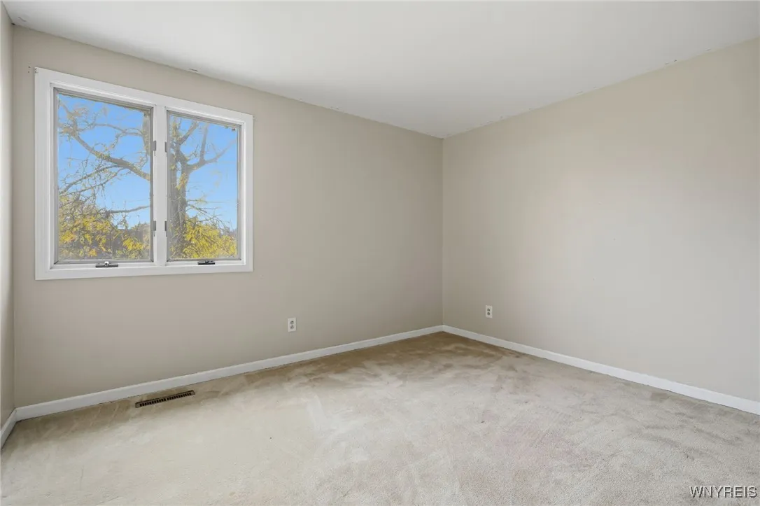 8221 Clarence Lane North, Clarence, New York 14051, Clarence, New York 14051, 5 Bedrooms Bedrooms, 10 Rooms Rooms,2 BathroomsBathrooms,Residential Lease,Closed,8221 Clarence Lane North, Clarence, New York 14051,0,B1647388