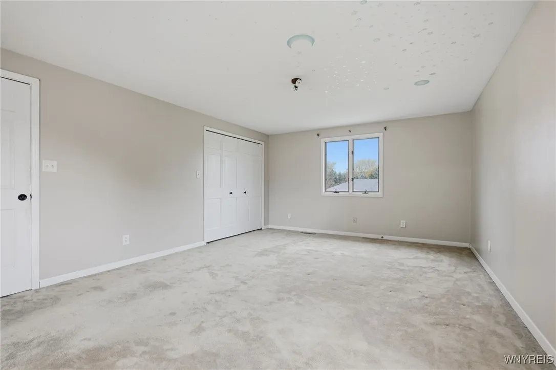 8221 Clarence Lane North, Clarence, New York 14051, Clarence, New York 14051, 5 Bedrooms Bedrooms, 10 Rooms Rooms,2 BathroomsBathrooms,Residential Lease,Closed,8221 Clarence Lane North, Clarence, New York 14051,0,B1647388