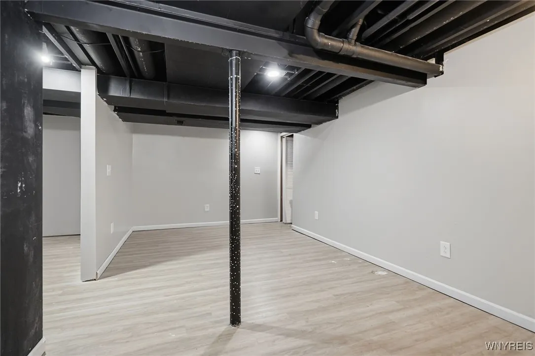8221 Clarence Lane North, Clarence, New York 14051, Clarence, New York 14051, 5 Bedrooms Bedrooms, 10 Rooms Rooms,2 BathroomsBathrooms,Residential Lease,Closed,8221 Clarence Lane North, Clarence, New York 14051,0,B1647388