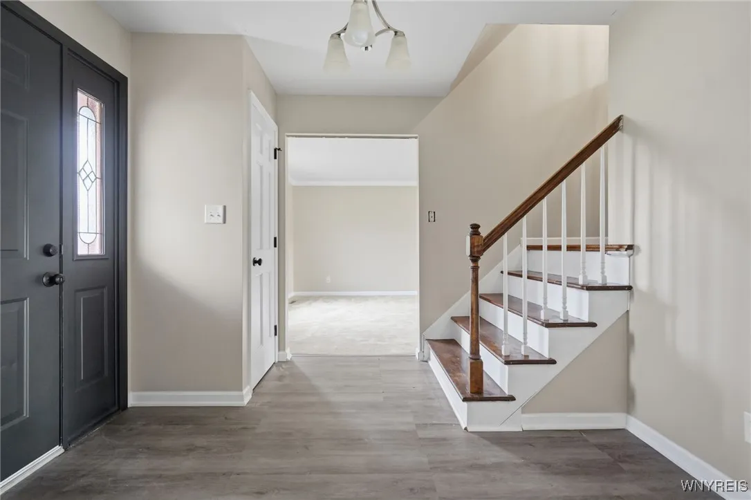 8221 Clarence Lane North, Clarence, New York 14051, Clarence, New York 14051, 5 Bedrooms Bedrooms, 10 Rooms Rooms,2 BathroomsBathrooms,Residential Lease,Closed,8221 Clarence Lane North, Clarence, New York 14051,0,B1647388