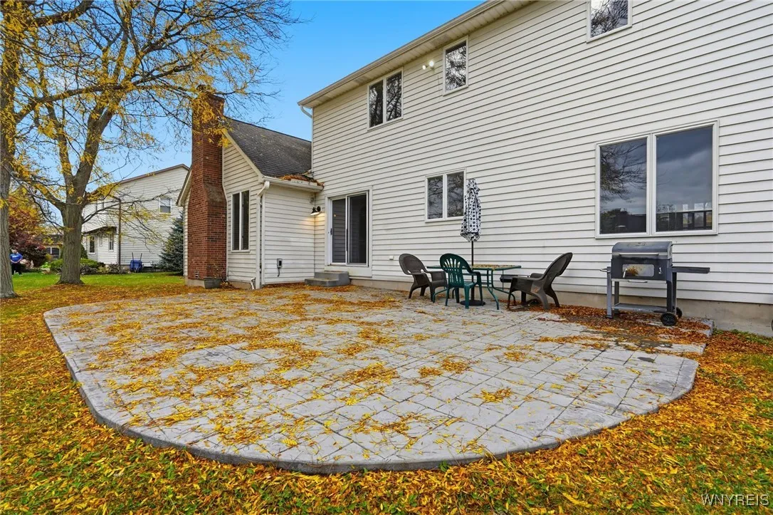 8221 Clarence Lane North, Clarence, New York 14051, Clarence, New York 14051, 5 Bedrooms Bedrooms, 10 Rooms Rooms,2 BathroomsBathrooms,Residential Lease,Closed,8221 Clarence Lane North, Clarence, New York 14051,0,B1647388