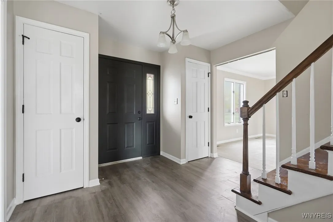 8221 Clarence Lane North, Clarence, New York 14051, Clarence, New York 14051, 5 Bedrooms Bedrooms, 10 Rooms Rooms,2 BathroomsBathrooms,Residential Lease,Closed,8221 Clarence Lane North, Clarence, New York 14051,0,B1647388