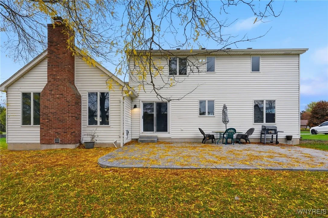 8221 Clarence Lane North, Clarence, New York 14051, Clarence, New York 14051, 5 Bedrooms Bedrooms, 10 Rooms Rooms,2 BathroomsBathrooms,Residential Lease,Closed,8221 Clarence Lane North, Clarence, New York 14051,0,B1647388