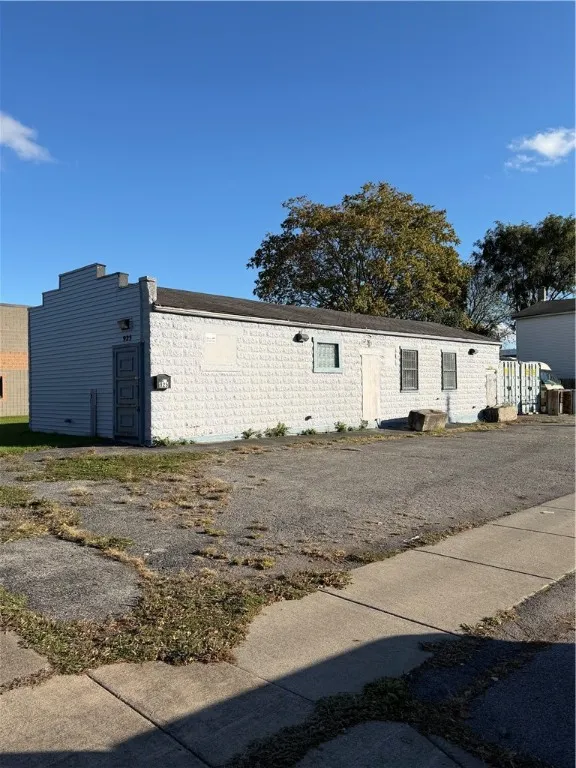 925 Maple Street, Rochester, New York 14611, Rochester, New York 14611, 2 Rooms Rooms,Commercial Sale,For Sale,925 Maple Street, Rochester, New York 14611,0,R1647443