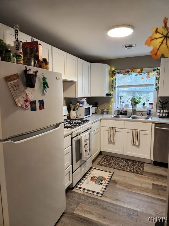 211 Tompkins Street, Cortland, New York 13045, Cortland, New York 13045, 13 Bedrooms Bedrooms, ,Multi Family,For Sale,211 Tompkins Street, Cortland, New York 13045,0,S1647250