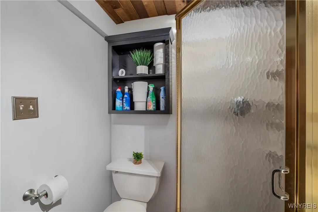 22 Crescent Drive, Newstead, New York 14001, Newstead, New York 14001, 3 Bedrooms Bedrooms, 7 Rooms Rooms,2 BathroomsBathrooms,Residential,For Sale,22 Crescent Drive, Newstead, New York 14001,0,B1647257