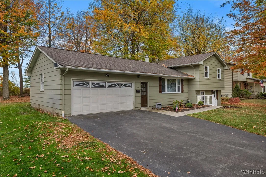 22 Crescent Drive, Newstead, New York 14001, Newstead, New York 14001, 3 Bedrooms Bedrooms, 7 Rooms Rooms,2 BathroomsBathrooms,Residential,For Sale,22 Crescent Drive, Newstead, New York 14001,0,B1647257