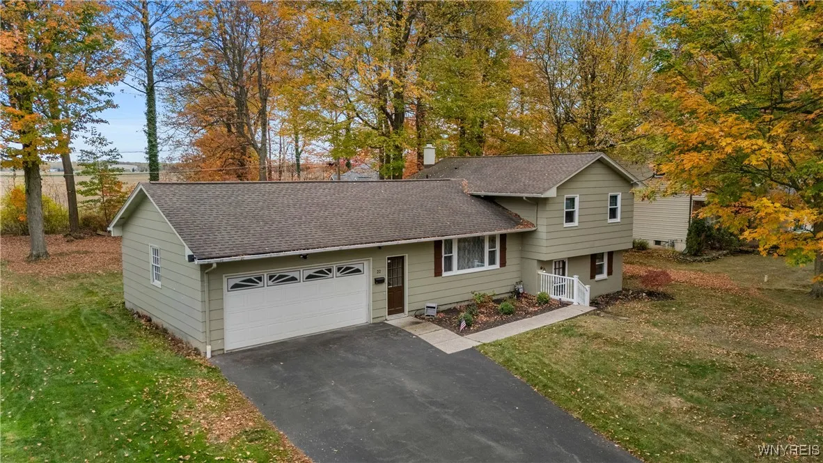 22 Crescent Drive, Newstead, New York 14001, Newstead, New York 14001, 3 Bedrooms Bedrooms, 7 Rooms Rooms,2 BathroomsBathrooms,Residential,For Sale,22 Crescent Drive, Newstead, New York 14001,0,B1647257