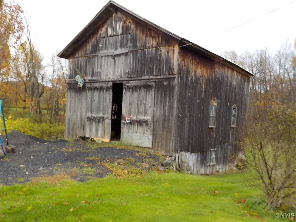 12095 Broadway Road, Victory, New York 13033, Victory, New York 13033, 5 Bedrooms Bedrooms, 10 Rooms Rooms,2 BathroomsBathrooms,Residential,For Sale,12095 Broadway Road, Victory, New York 13033,0,S1647423