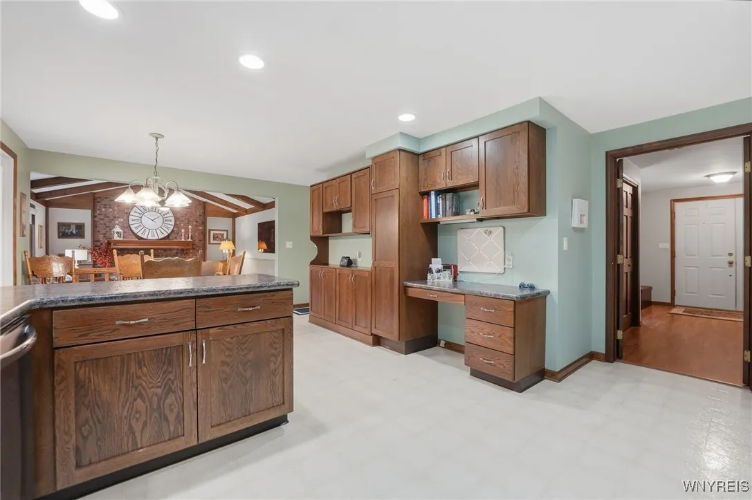 27 Bywater Court, Amherst, New York 14221, Amherst, New York 14221, 3 Bedrooms Bedrooms, 7 Rooms Rooms,2 BathroomsBathrooms,Residential,For Sale,27 Bywater Court, Amherst, New York 14221,0,B1647385