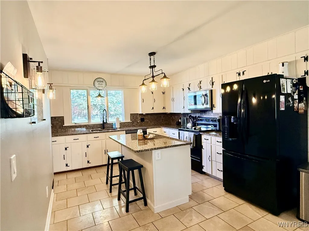 201 Oak Street, Batavia City, New York 14020, Batavia City, New York 14020, 3 Bedrooms Bedrooms, 8 Rooms Rooms,3 BathroomsBathrooms,Residential,For Sale,201 Oak Street, Batavia City, New York 14020,0,B1647440
