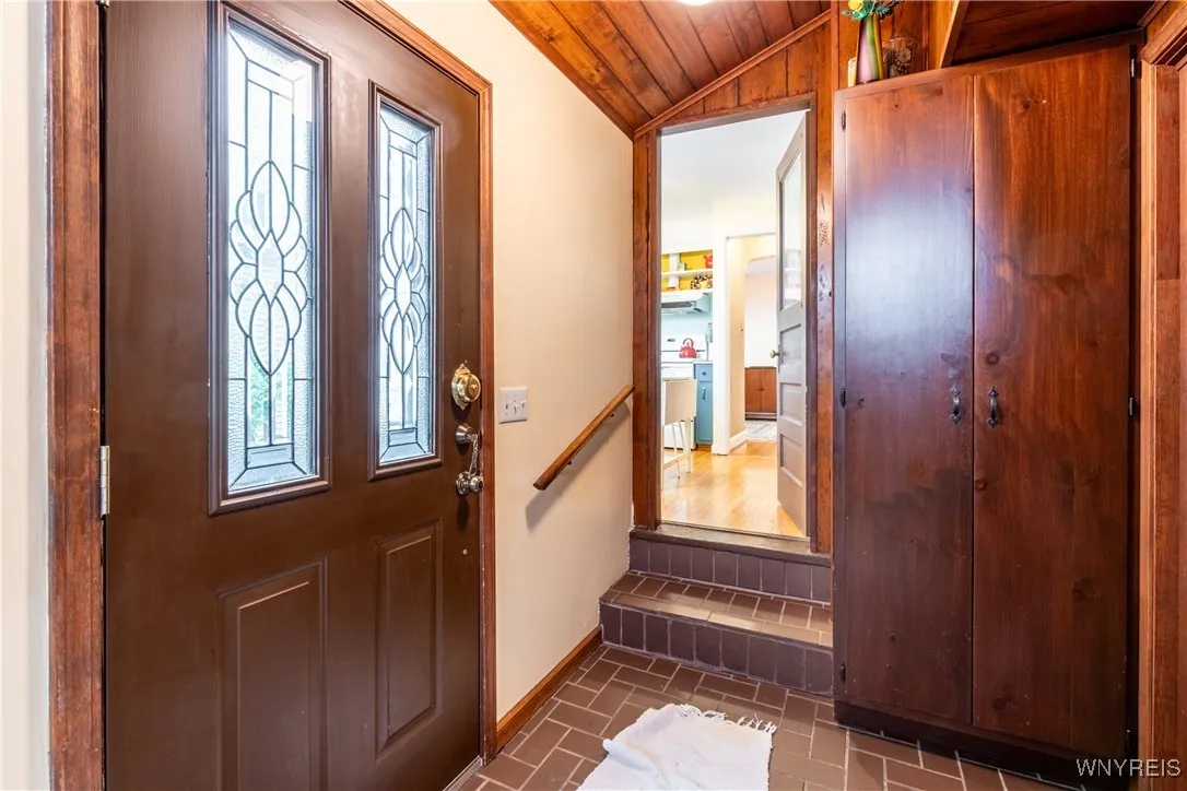 188 Northwood -Side door entry hall - added pantry cabinet