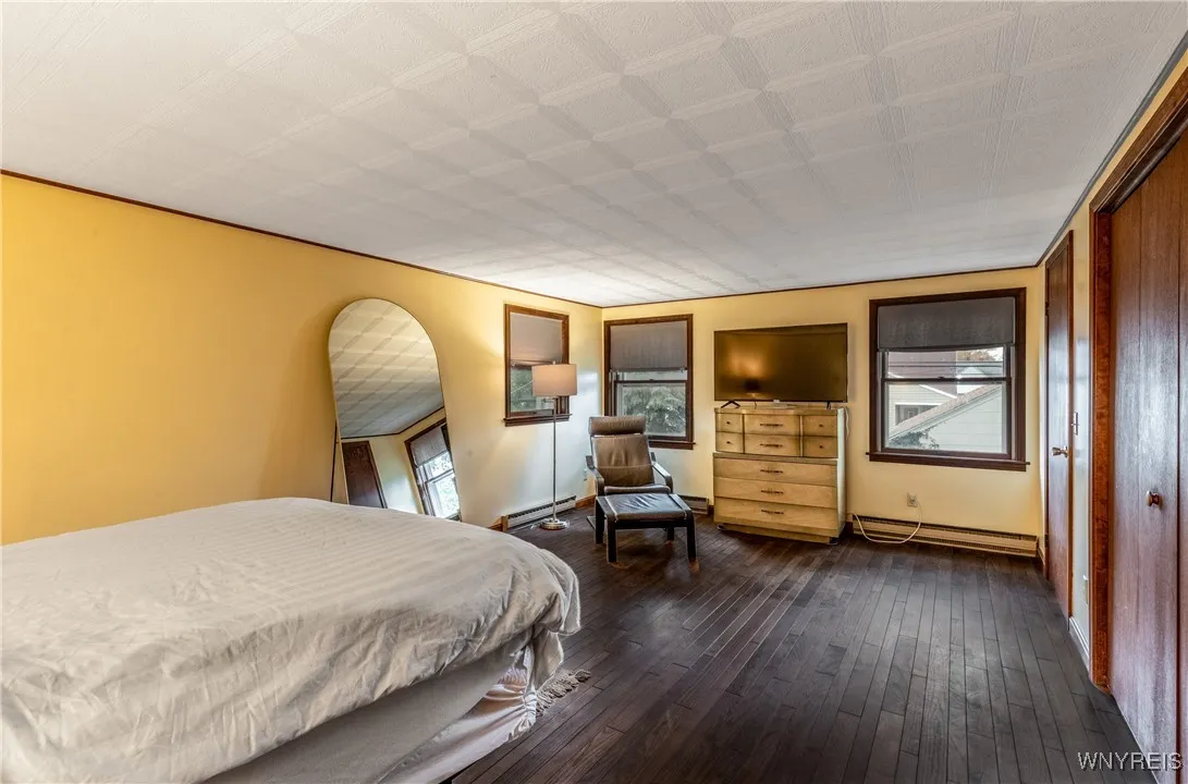 188 Northwood - 2nd floor Primary Bedroom