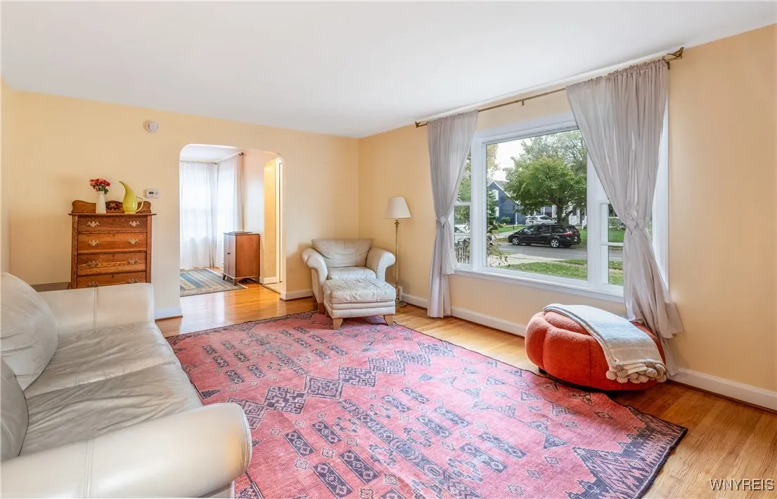 188 Northwood - Living Room - 2