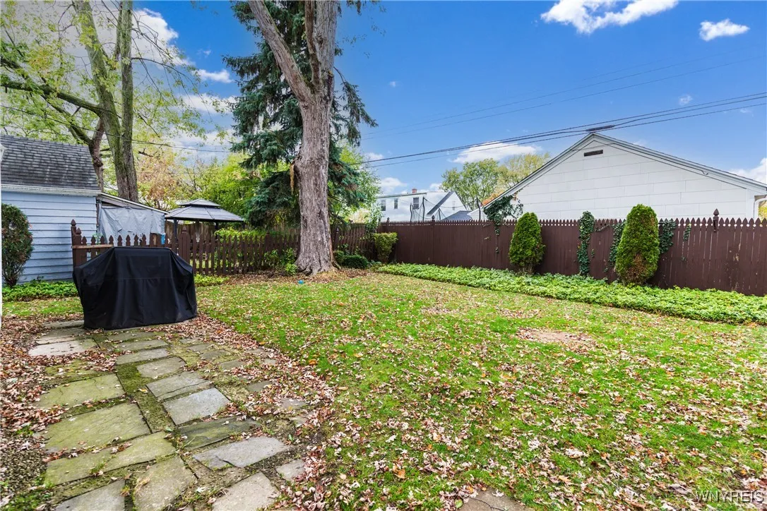 188 Northwood - Yard
