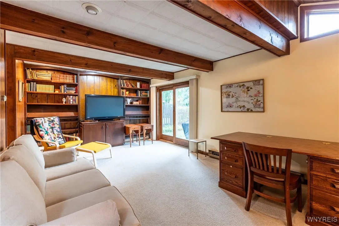 188 Northwood - Family Room